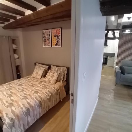 Le Vieux Laval Apartment Лавал Екстериор снимка