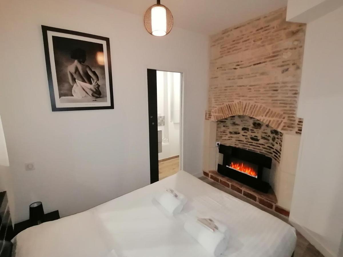 Le Vieux Laval Apartment Лавал Екстериор снимка