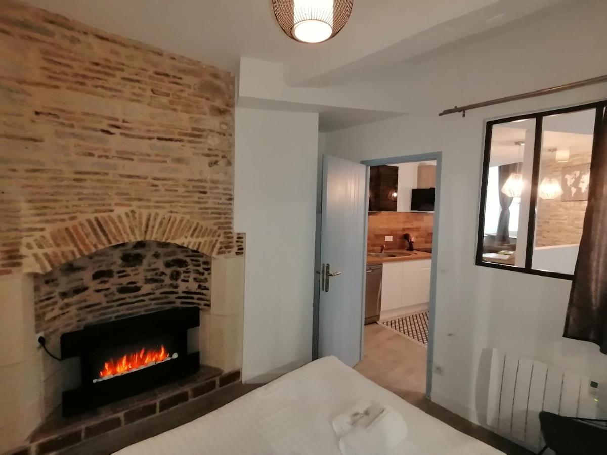 Le Vieux Laval Apartment Лавал Екстериор снимка