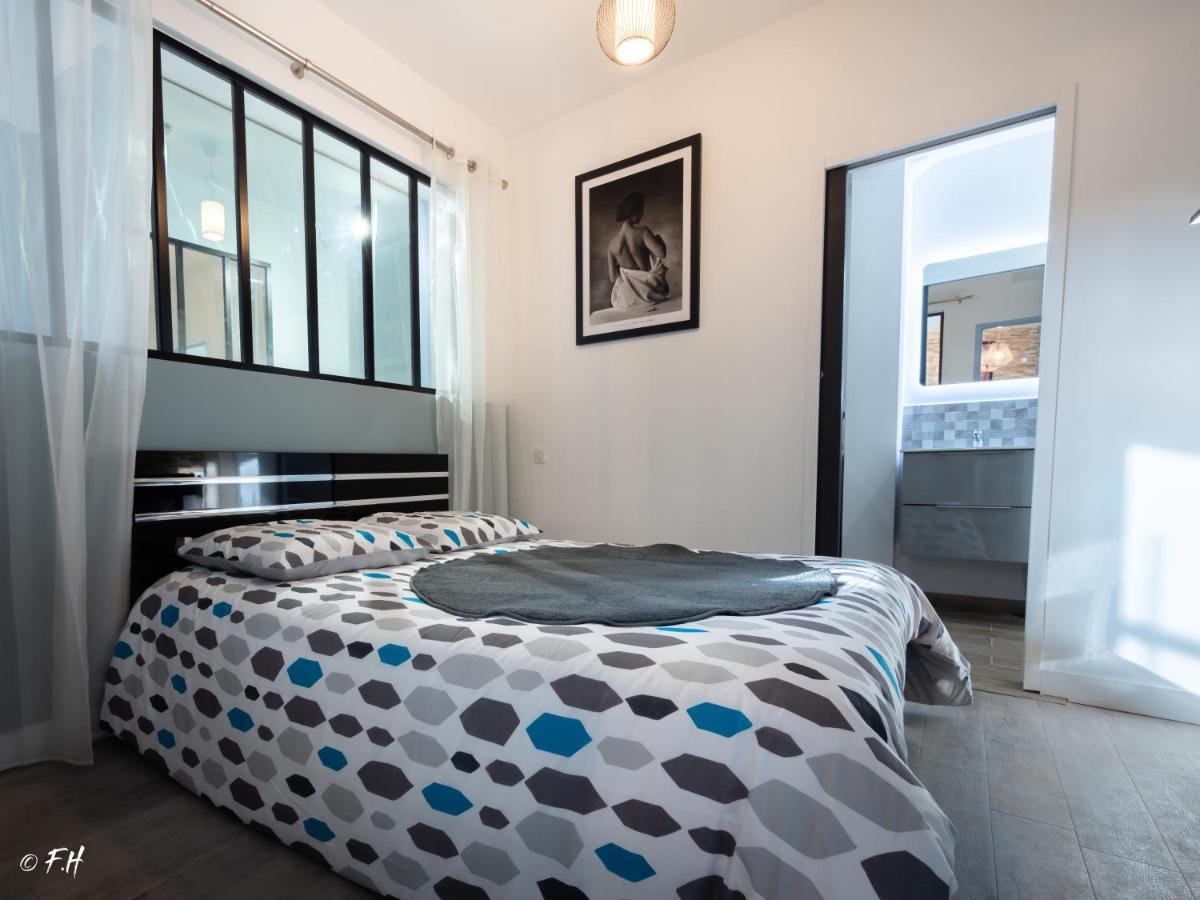 Le Vieux Laval Apartment Лавал Екстериор снимка