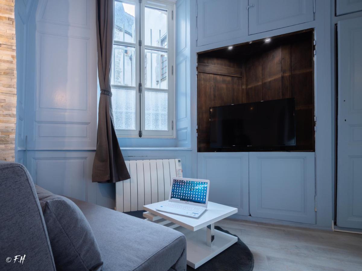 Le Vieux Laval Apartment Лавал Екстериор снимка