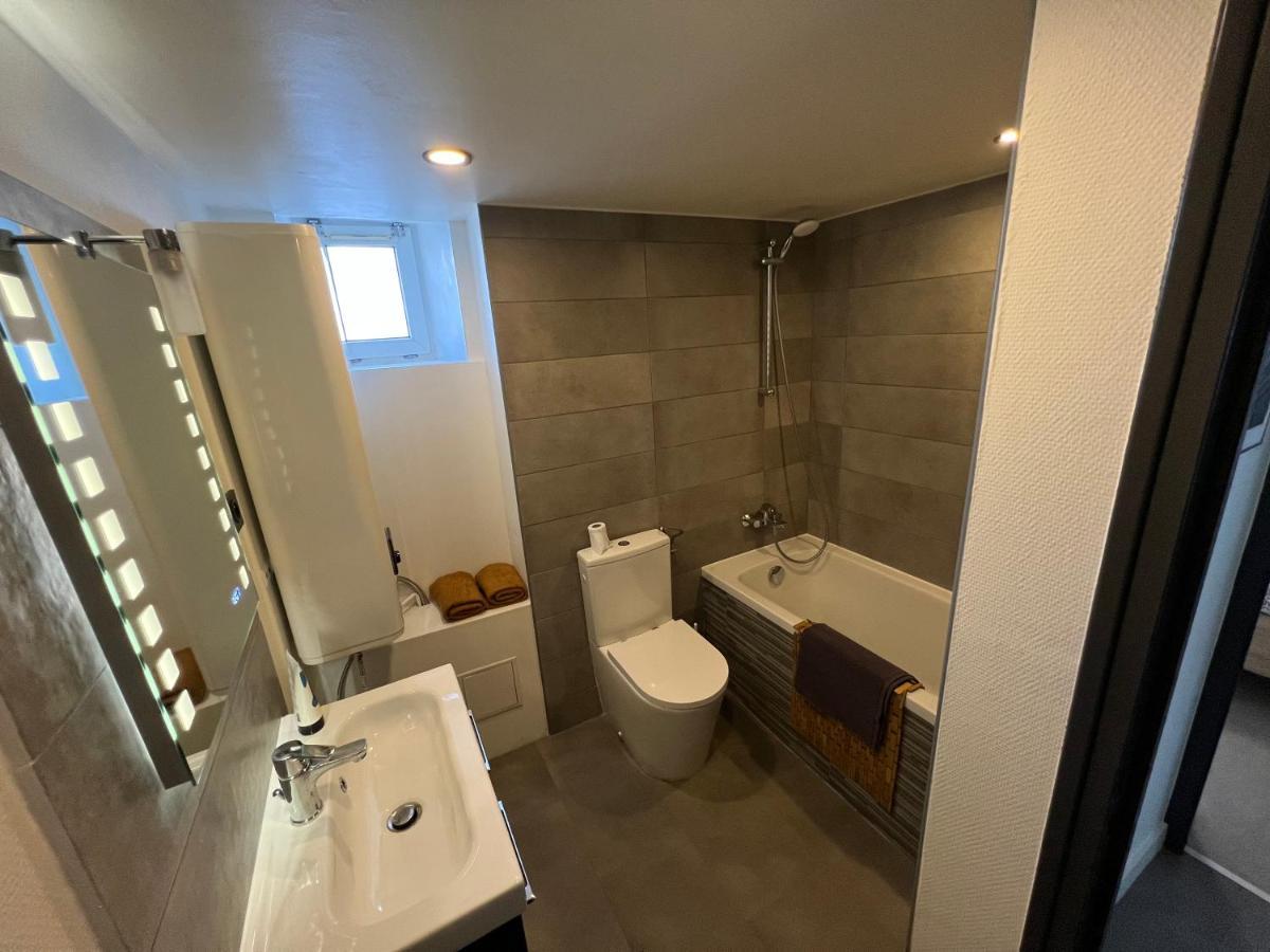 Le Vieux Laval Apartment Лавал Екстериор снимка