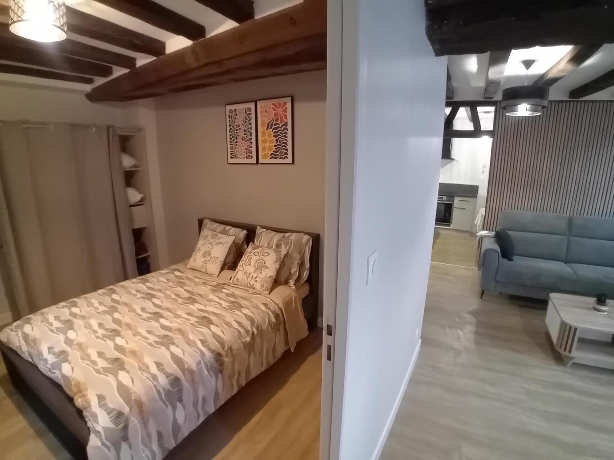 Le Vieux Laval Apartment Лавал Екстериор снимка